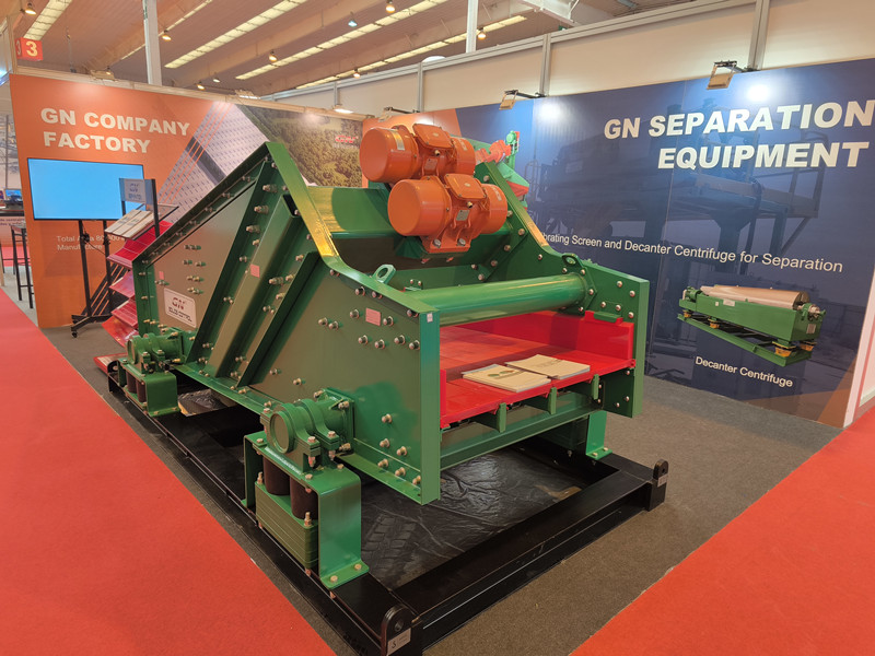 20231122 Linear dewatering vibrating screen