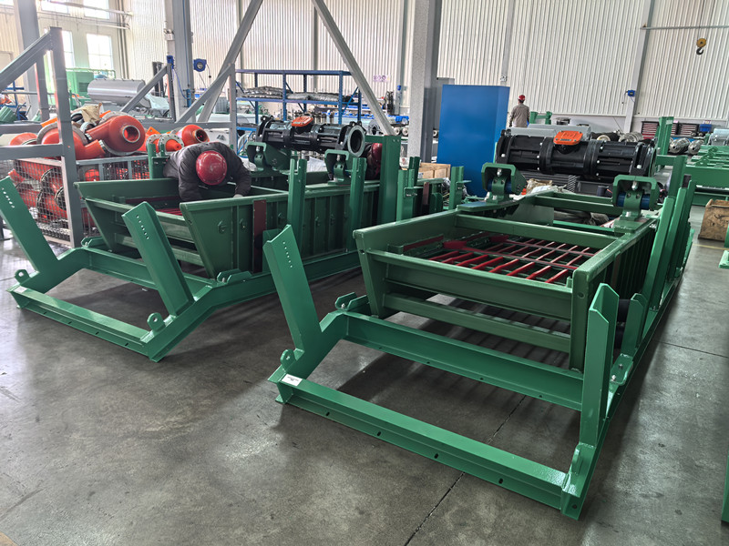 20241207 Silica sand classification vibrating screen