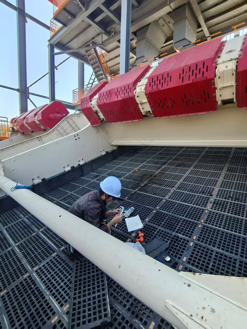 矿山筛筛网安装25101